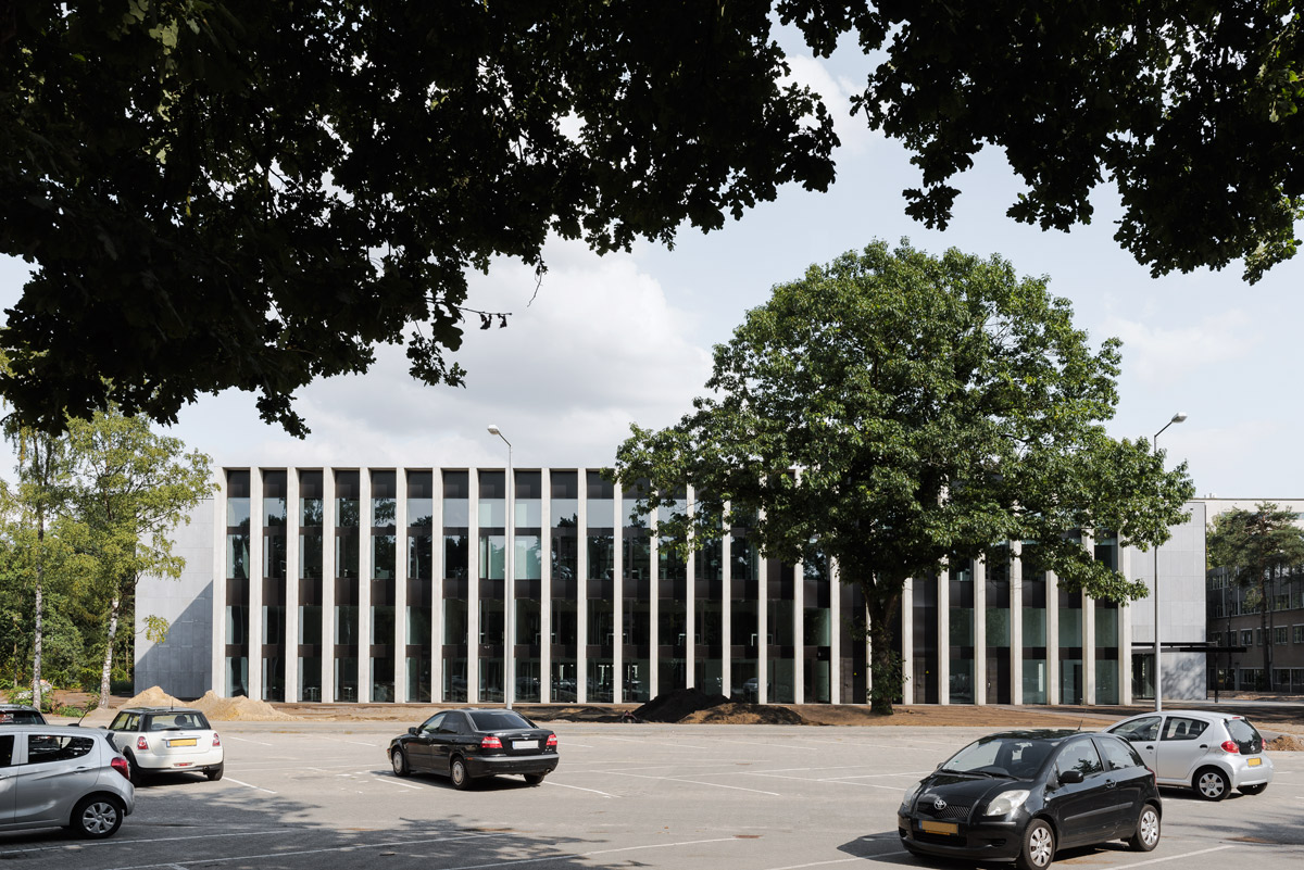 KAAN Architecten completes new Education and Self Study Center at Tilburg University