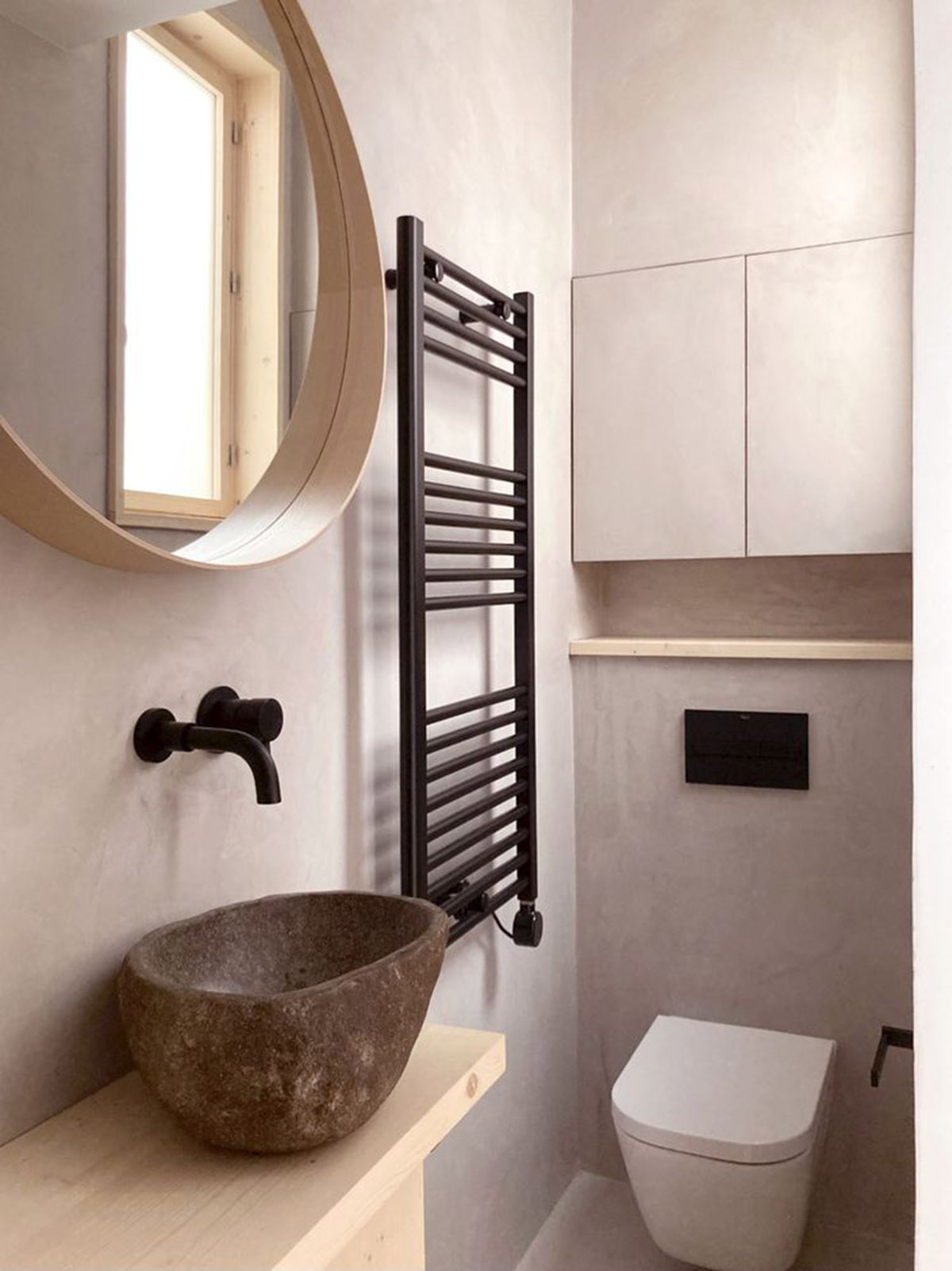 P+S Estudio de Arquitectura renovates Madrid's old apartment with moveable polycarbonate walls 