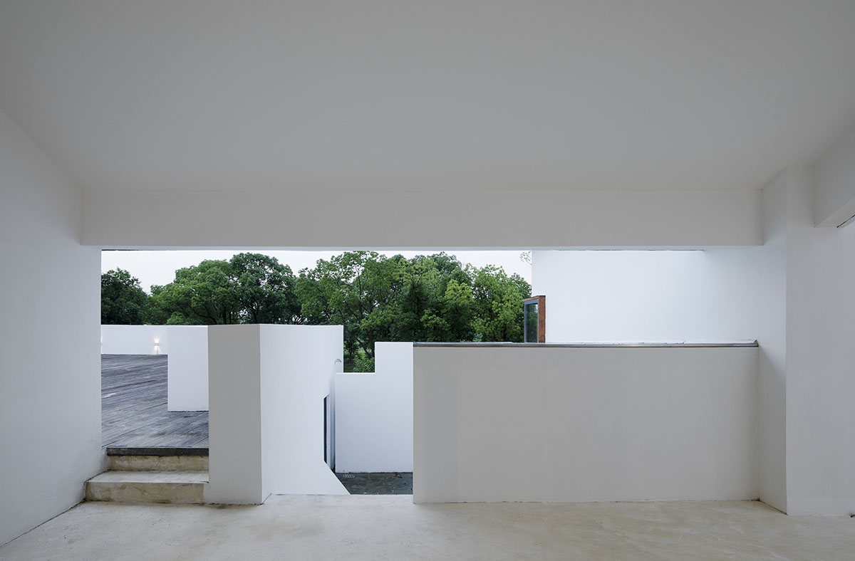 y.ad studio converts office building into a light-filled conference center in Kunshan