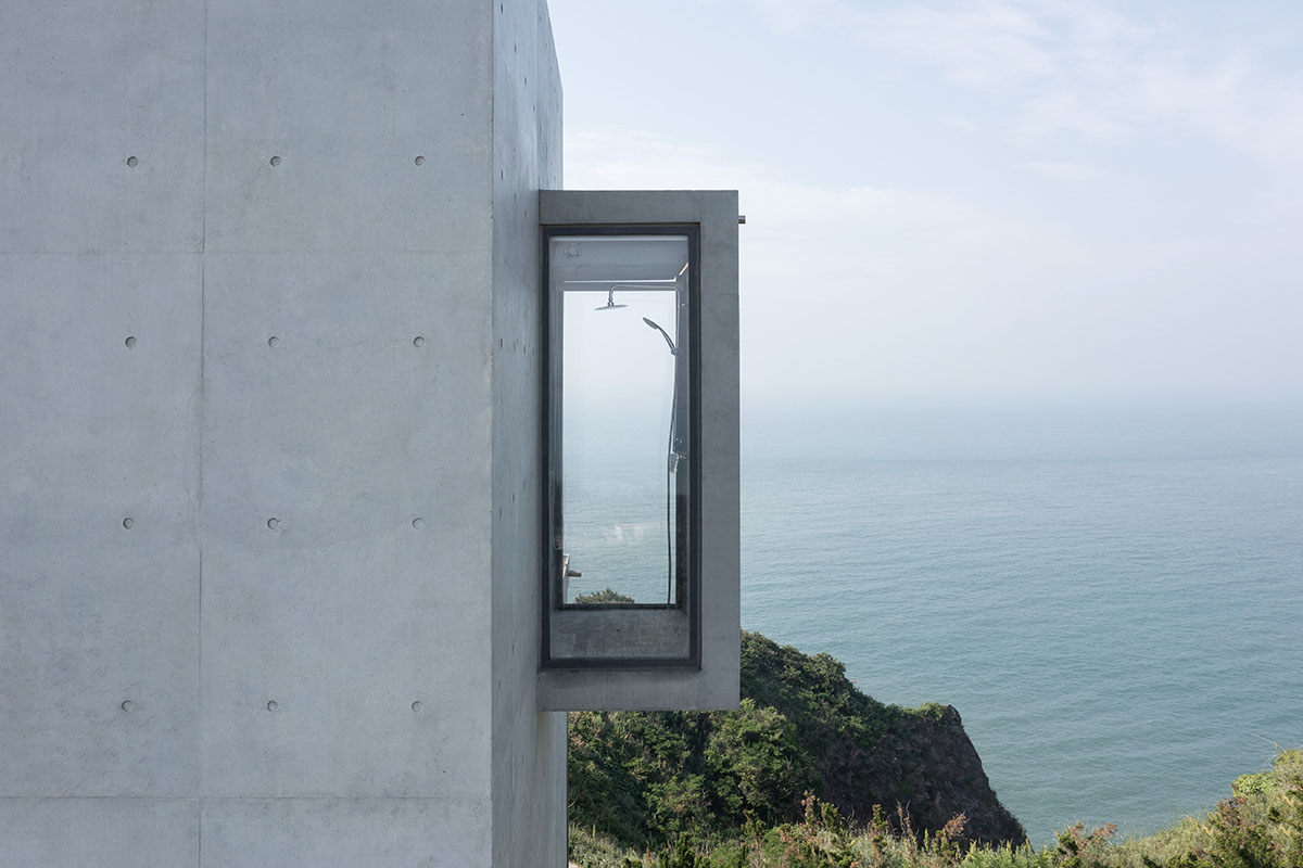 TAO built concrete cafe on a cliff as an extension of the land in China
