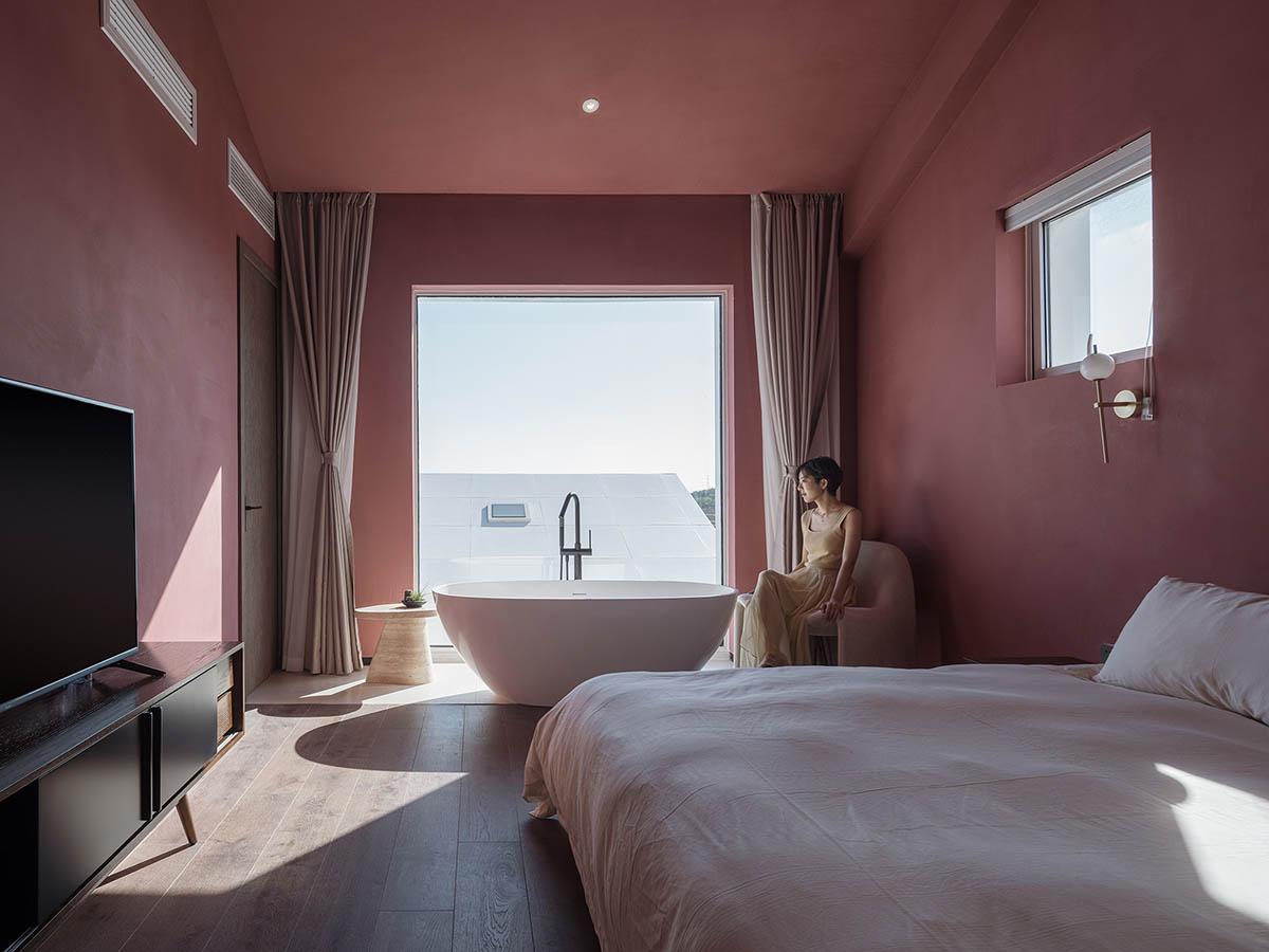 Wutopia Lab creates continuous shell for White Suzhou Section Homestay in China 