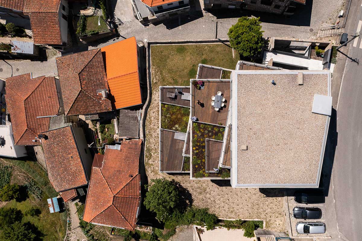 Concrete Brutalist-Like Beauty Sprouts Up the Ground 