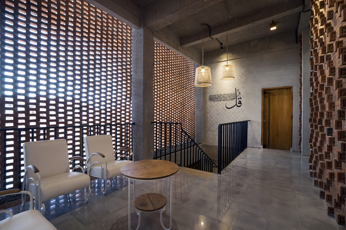 Andyrahman Architect creates different brick motifs for Omah Boto House in Indonesia
