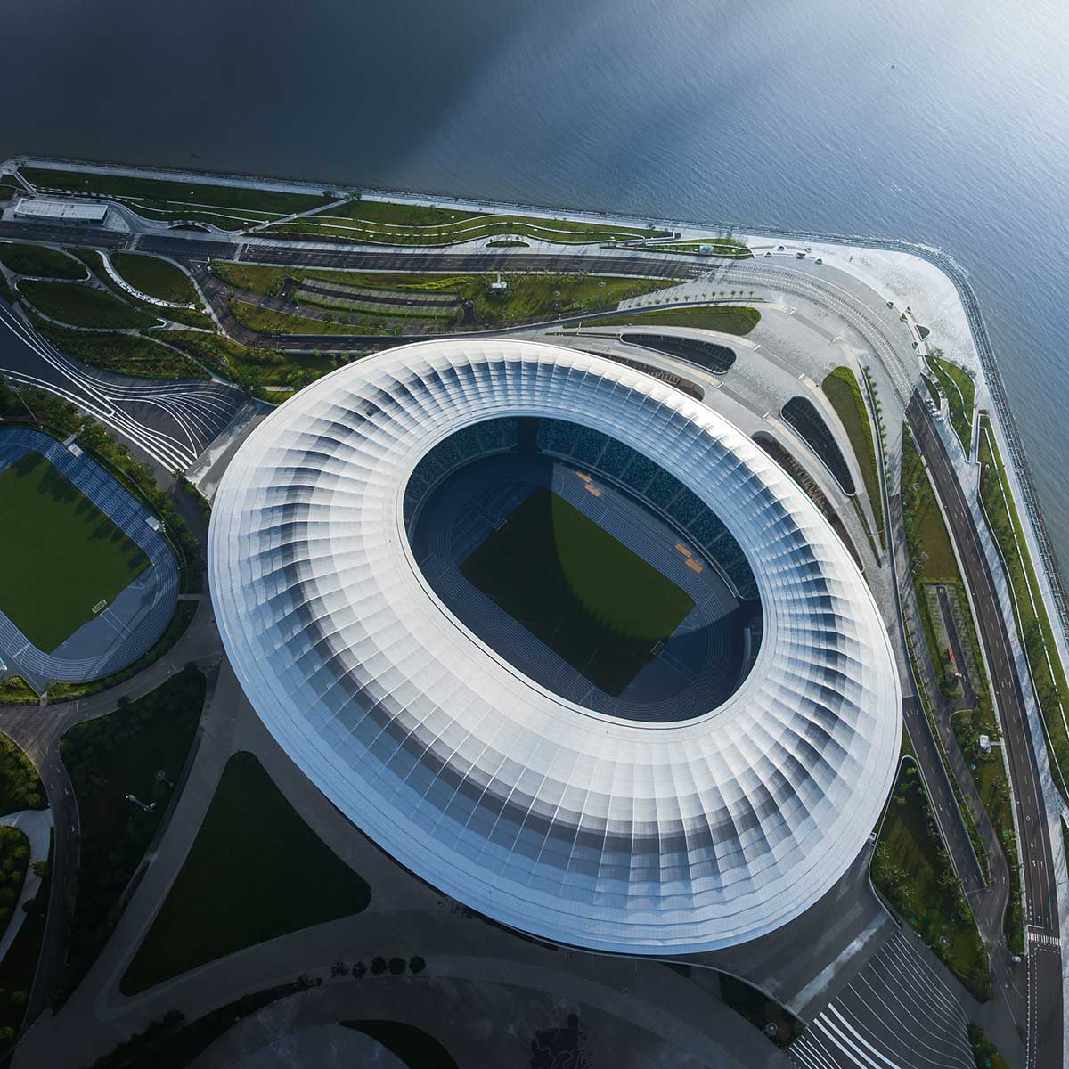 ZHA completes stadium and sports centre that references to historic vessels in Nansha
