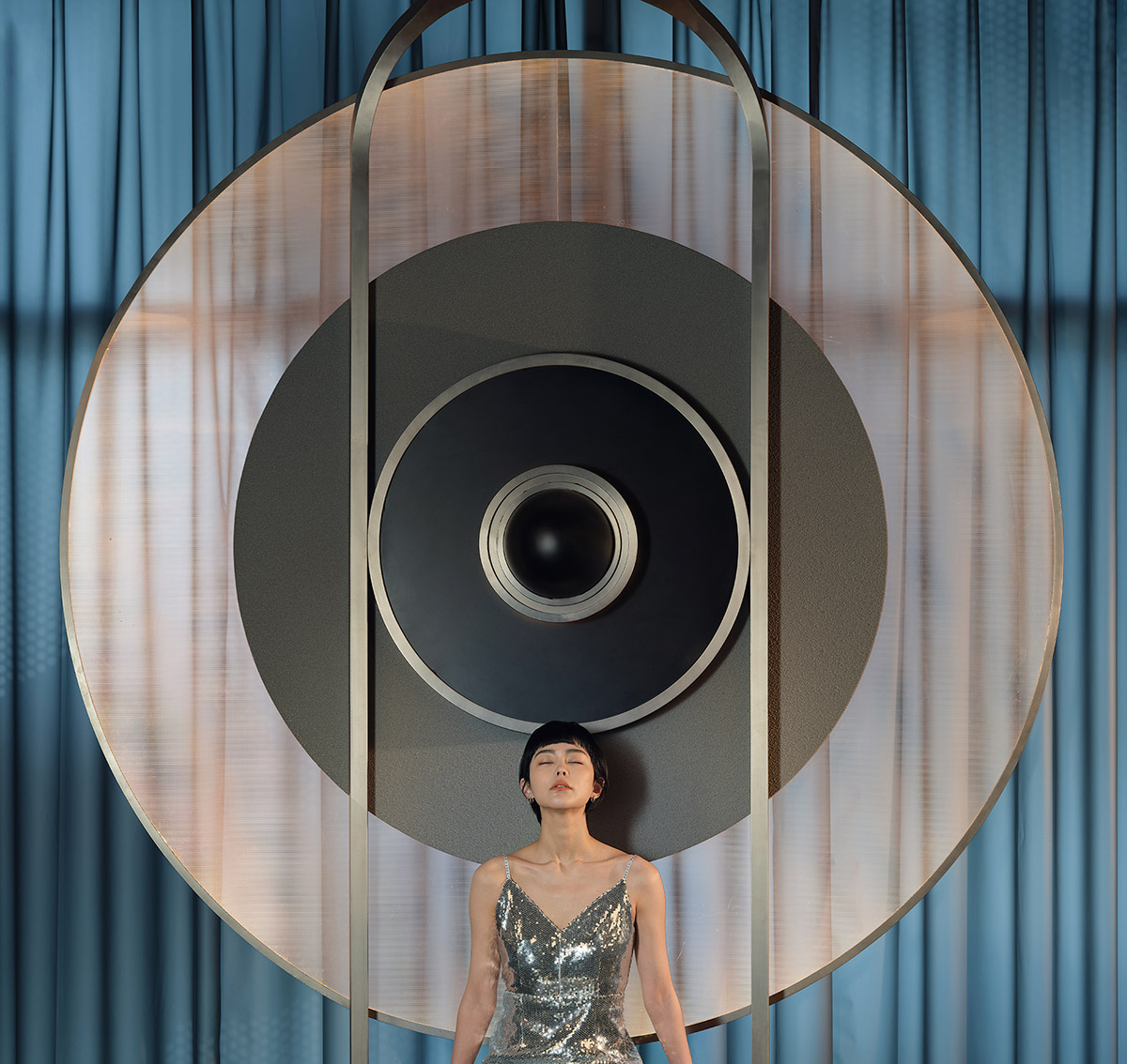 PIG Design sculpts restaurant building with diamond-shaped lines and retro effect in China