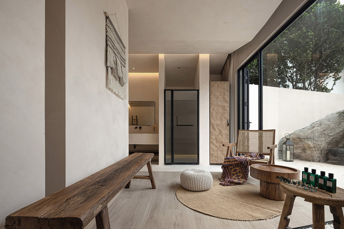 Oblique and hollow walls form this sculpted hotel by AT DESIGN in Southeast of Xiamen