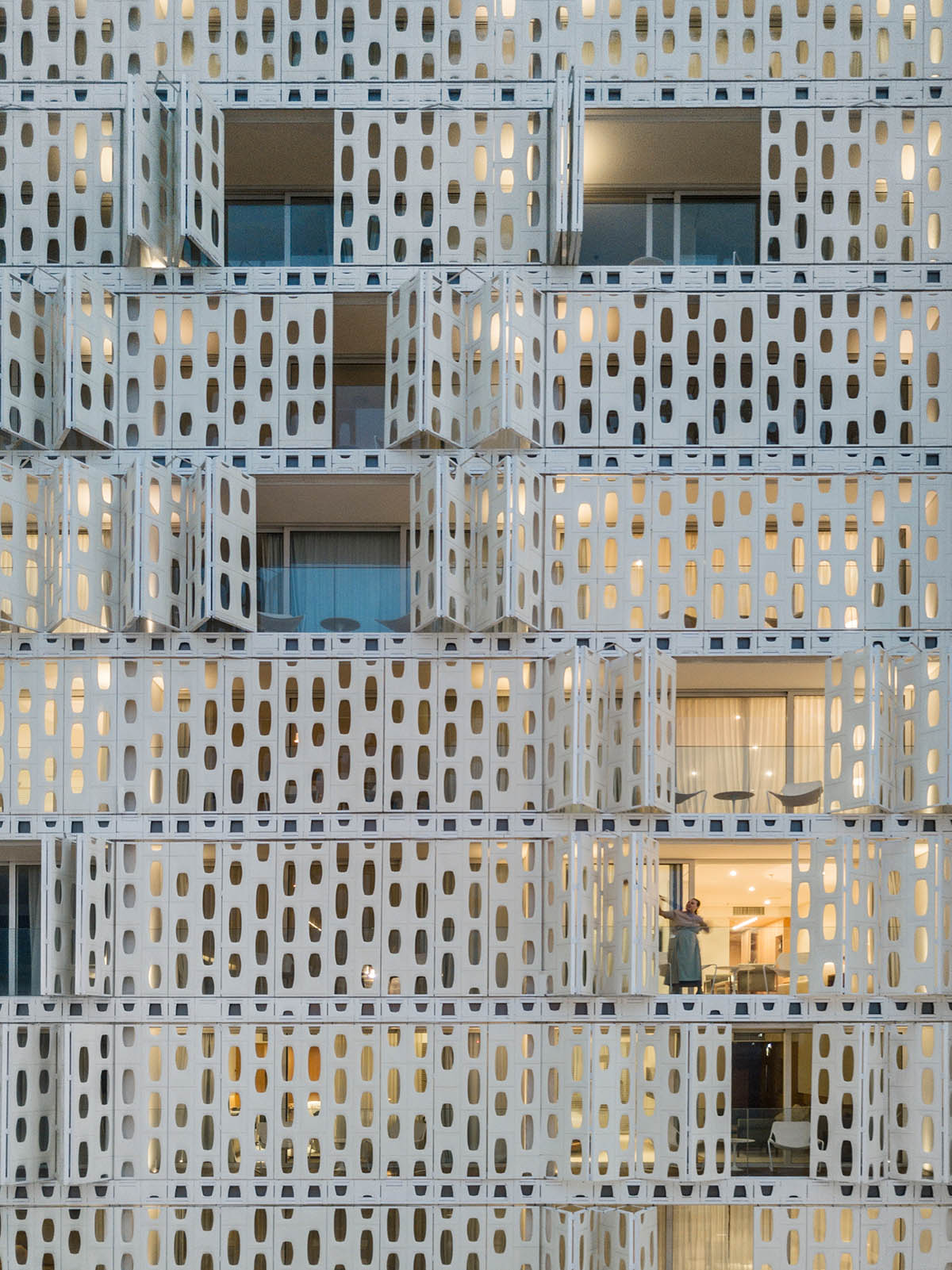 Oppenheim Architecture and Studio Arthur Casas' hotel features lacework-looking façade in Brazil