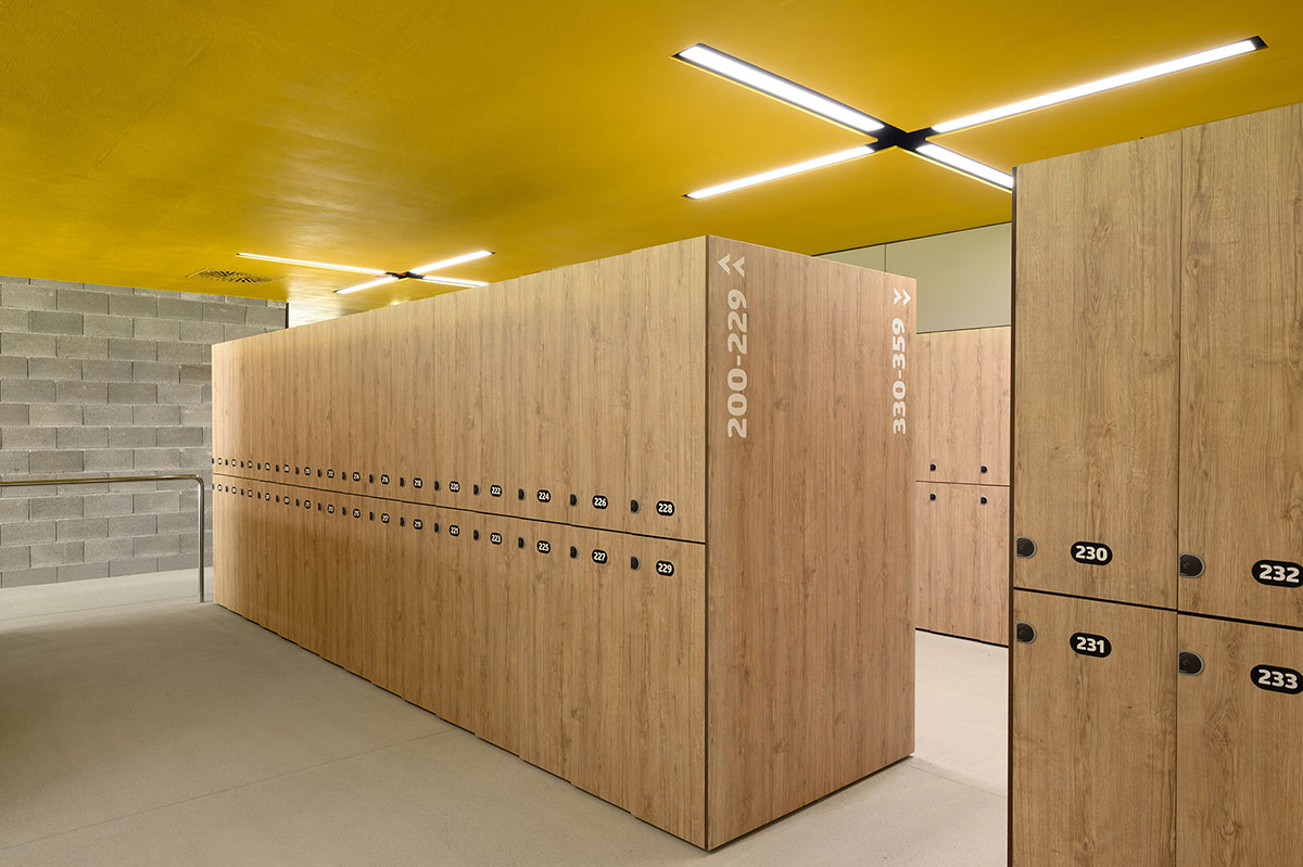 Enota completes swimming pool with low floating roof in Slovenia