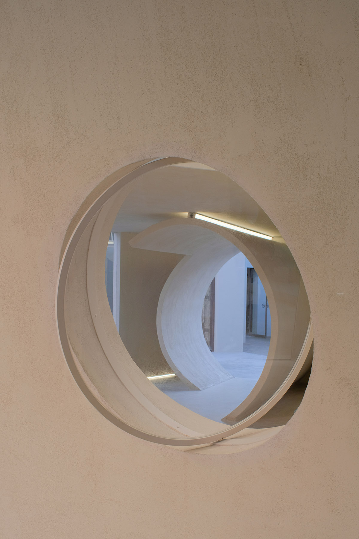 TRI-ORANGE DESIGN converts old industrial building into a photography studio in China 