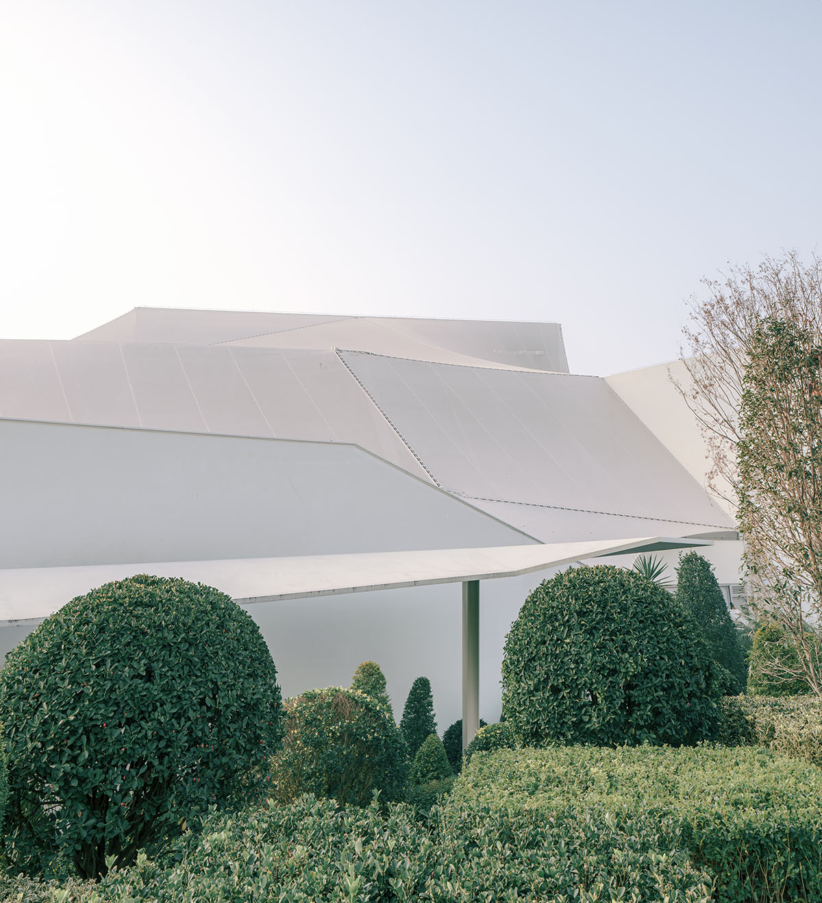 DL atelier designs an iceberg-like children's museum in China 