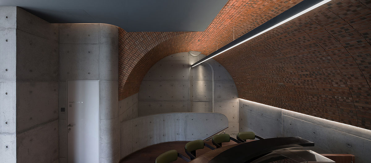 bigER club design built restaurant with valued brick walls in Shenzhen