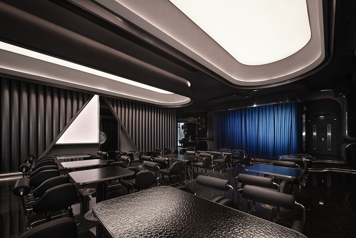 PIG Design sculpts restaurant building with diamond-shaped lines and retro effect in China