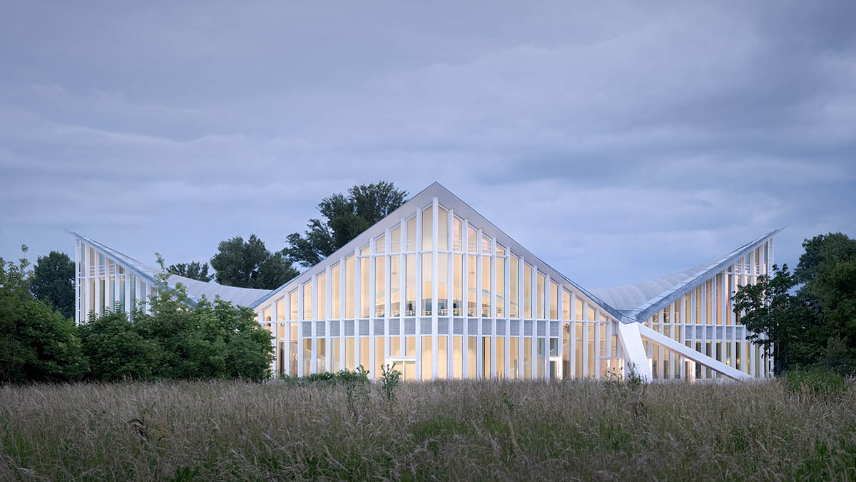 gmp refurbishes 1969s multi-purpose hall Hyparschale in Magdeburg, Germany