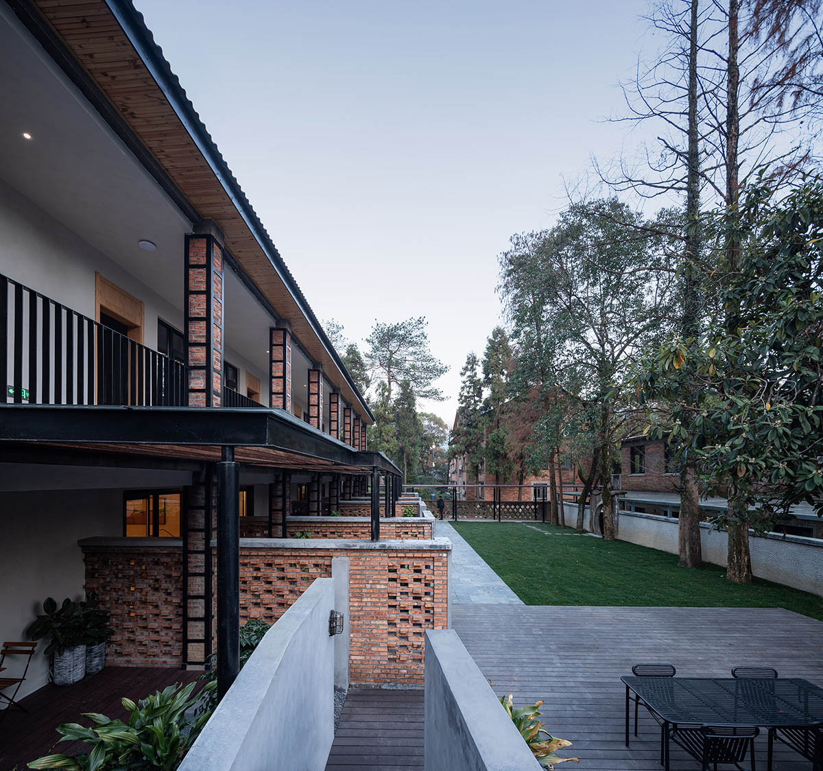 y.ad studio converts former hospital and old factory dormitories into homestay hotel in China