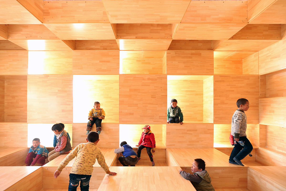 ZHU Jingxiang builds checkered playroom for kids to be built in remote regions