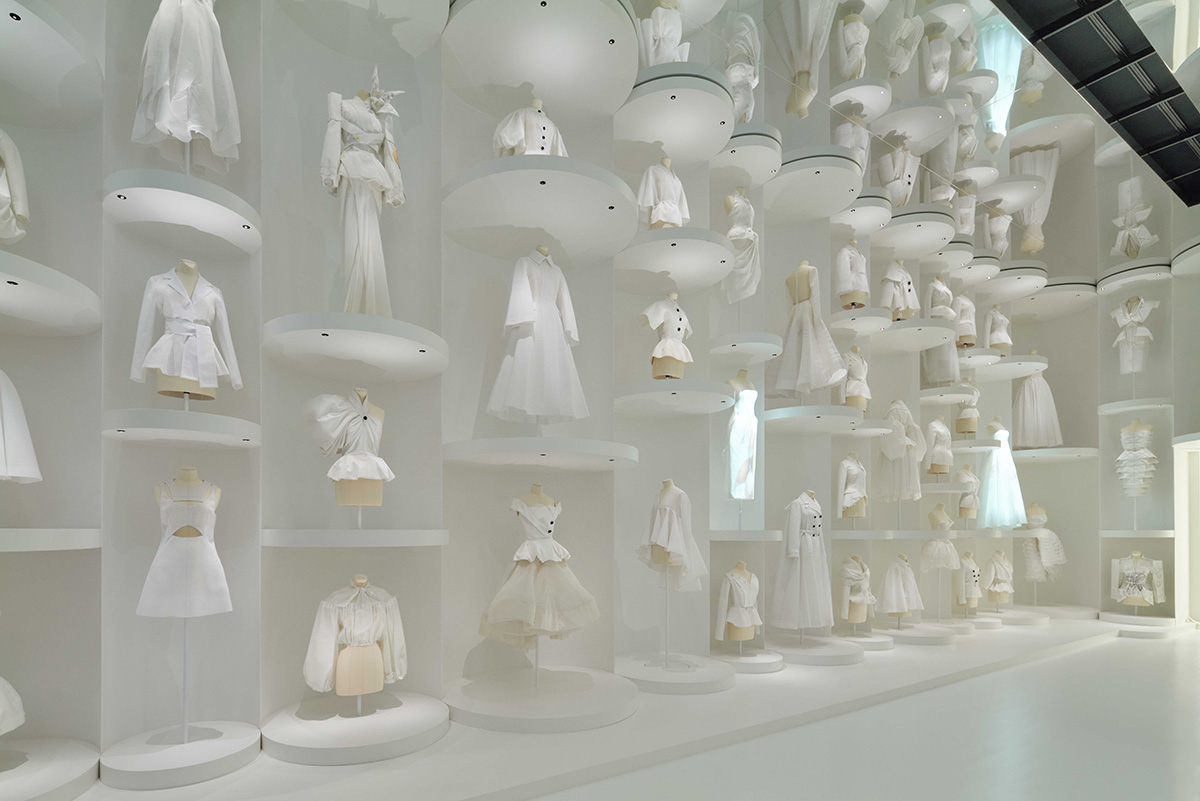 Christian Dior Designer of Dreams Exhibition / OMA