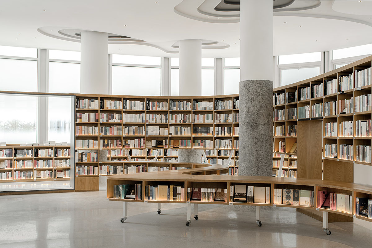 a9a rchitects wraps Fang Suo - Fang Ting Bookstore with transparent glass curtain wall in China