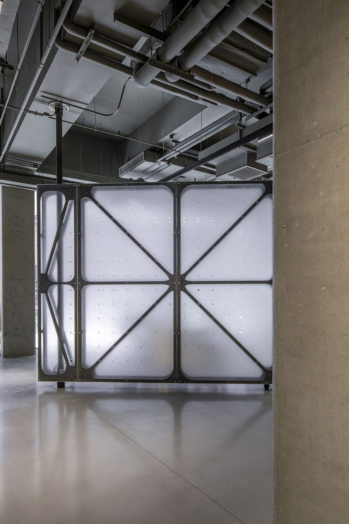 LUO Studio completes Mumokuteki Concept Bookstore in Beijing