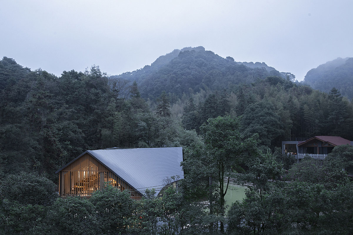 Wildurban Architects completes restaurant with cave-like roof in a forest in Huizhou, China