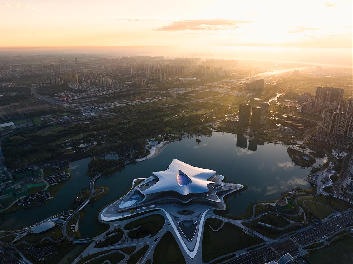 Science fiction museum by ZHA features a fluid roof mimicking a