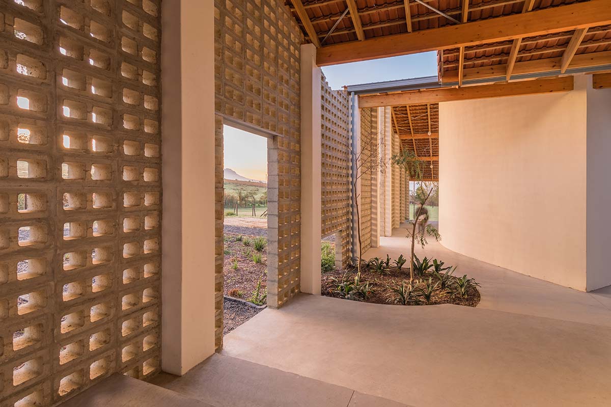 Academy Stellenbosch Campus in South Africa adopts high-quality education with minimal resources