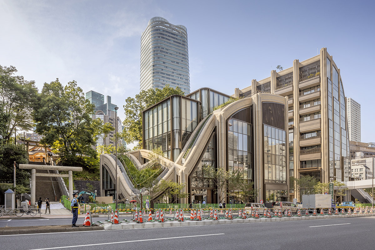 Heatherwick Studio built Azabudai Hills with