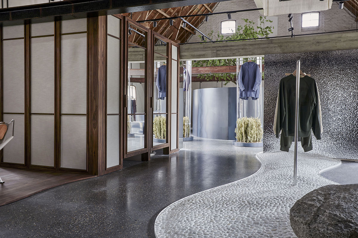 Barde vanVoltt creates retail store interiors like a Japanese zen garden in Nistelrode