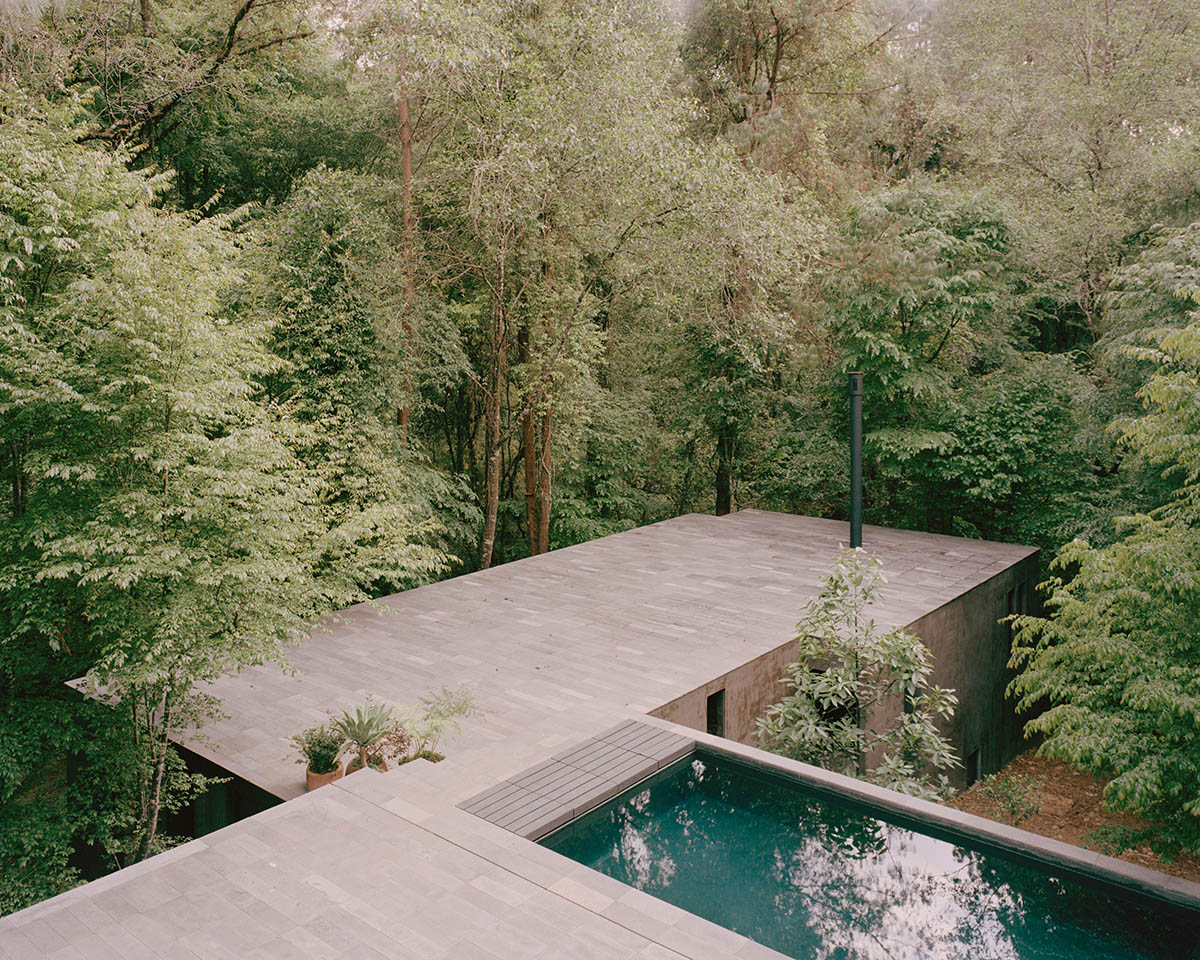 PPAA completes Copas House with sleek skin and pastel tones in Valle de Bravo
