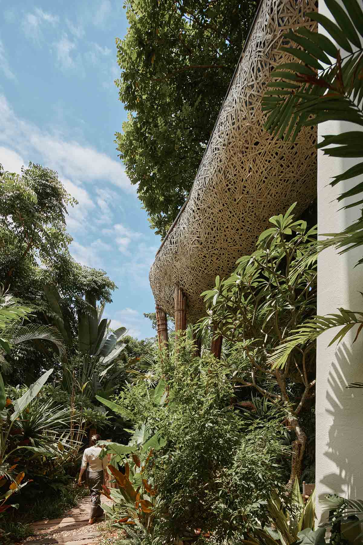 Bamboo ladder and sheds surround cafe and resturant designed by Funs Design in China 