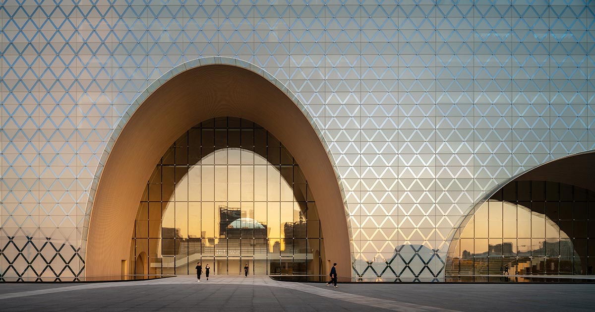 Culture and art complex features three mega arches that serve as a gateway to the city in Zhuhai