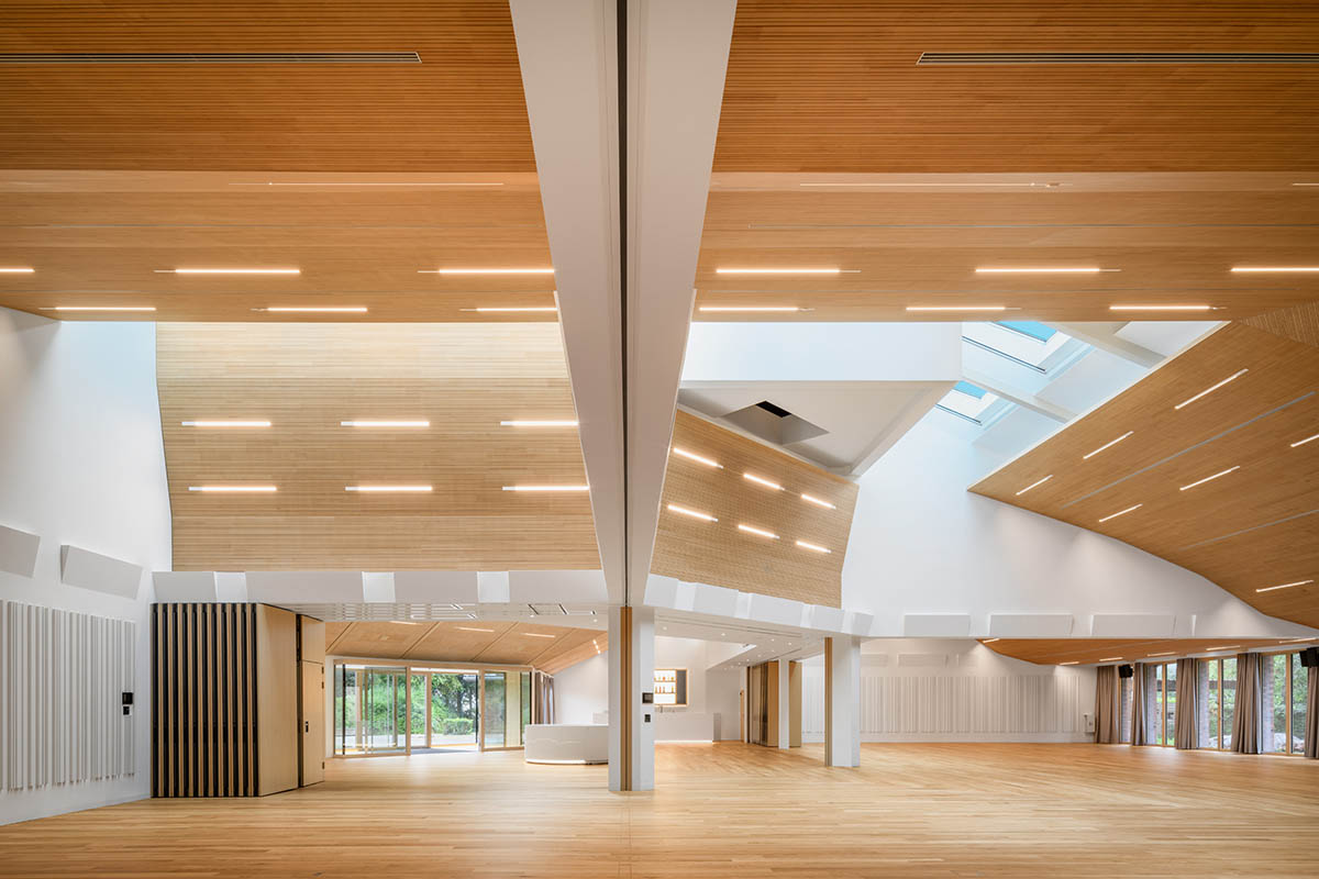 The revitalization of the forum in Frankenberg highlights the beauty of the existing structure 