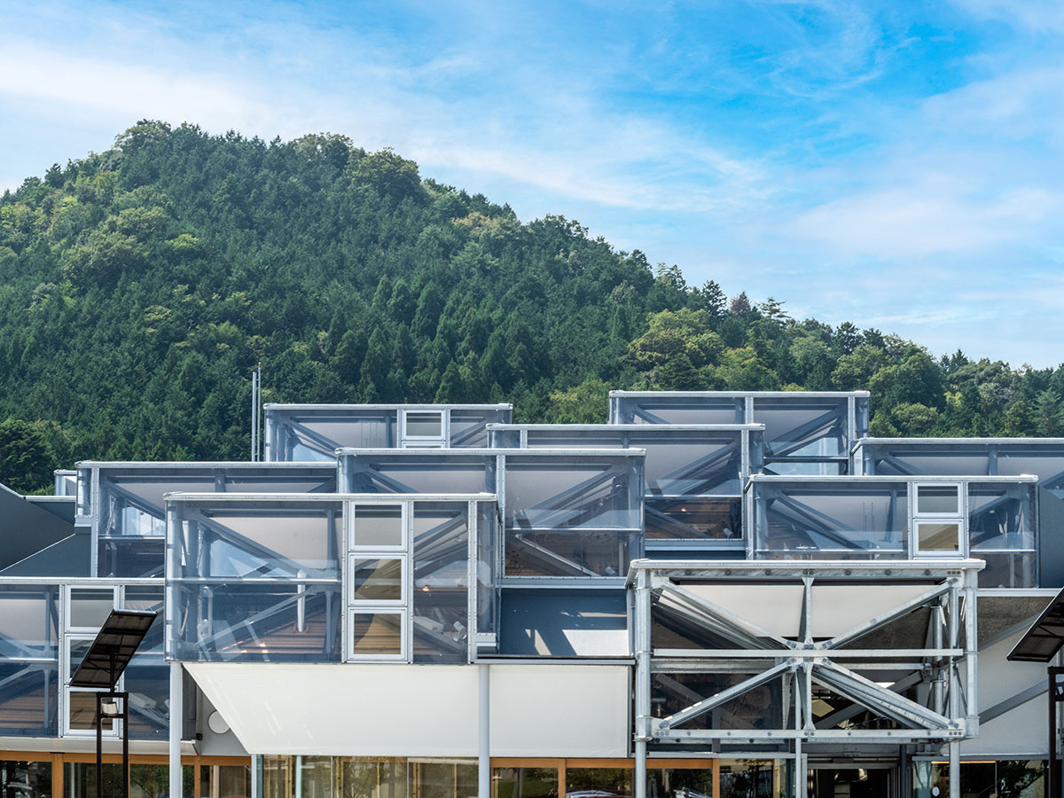 Osamu Morishita Architect and Associates imagines marine parks as glass clouds floating in the sky 