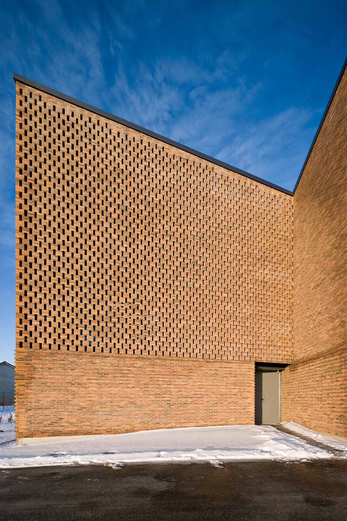 Kivinen Rusanen Architects built a substation featuring a patterned brick façade