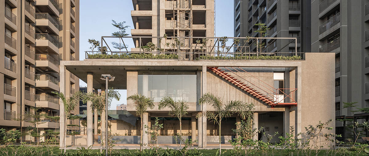 UA Lab creates concrete shell for community space in Ahmedabad