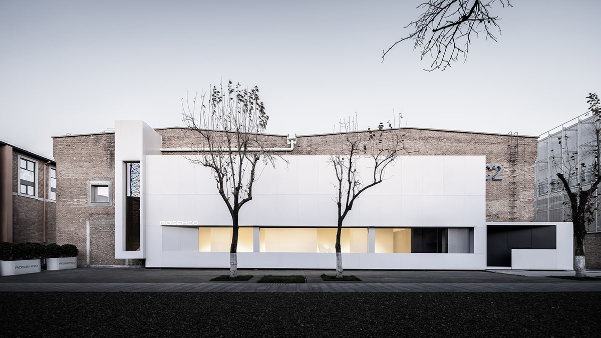 Cun Design completes ROSEMOO Headquarters Office with white linear volume in Beijing