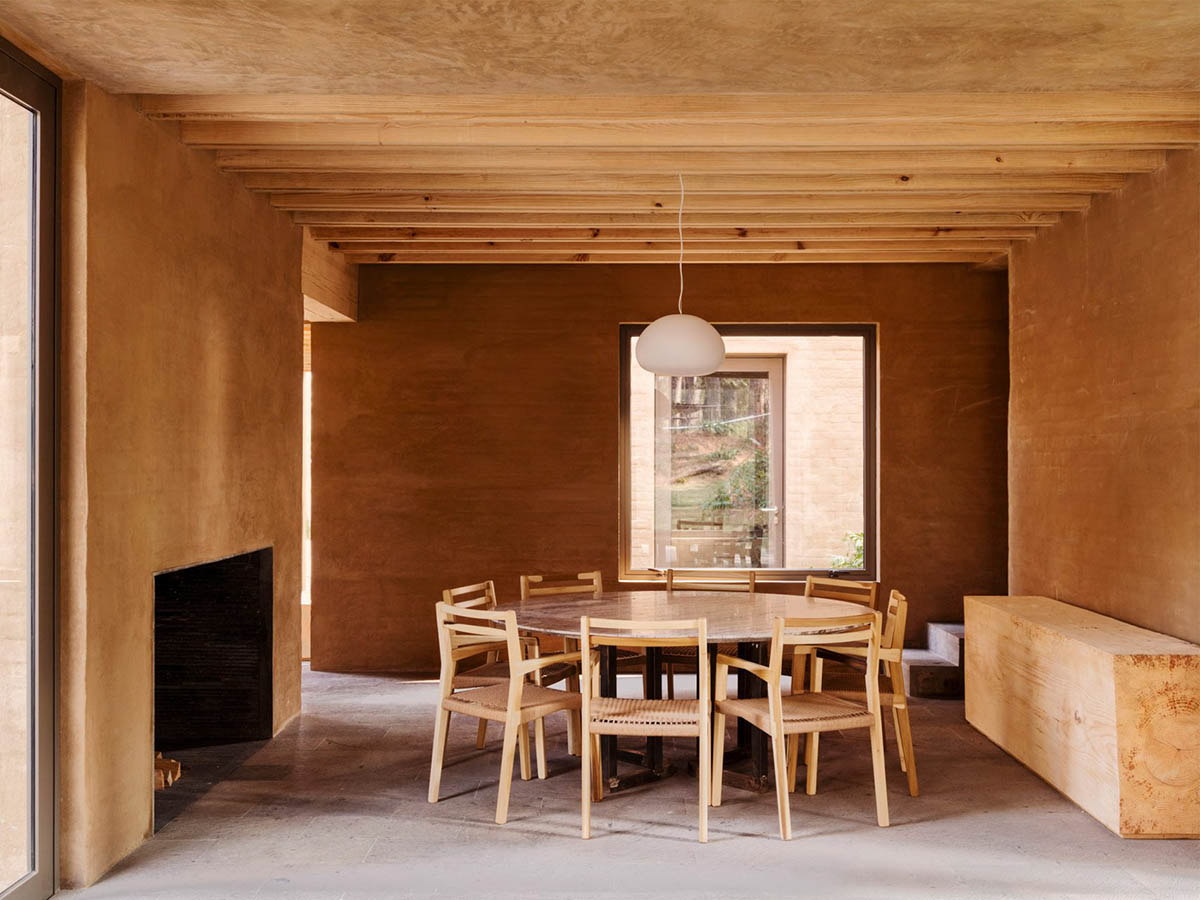 Taller Hector Barroso built five weekend houses from red-coloured terra-cotta in Mexican forest