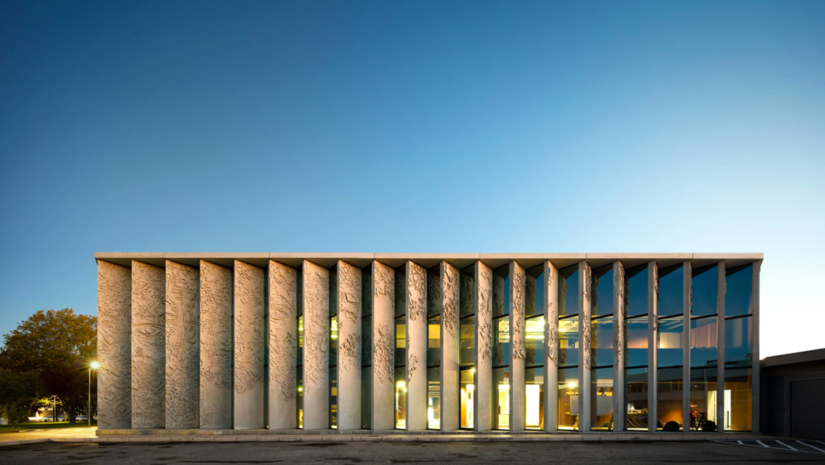 PROMONTORIO uses bas-relief for the zigzagged facade of GS1 Portugal Headquarters