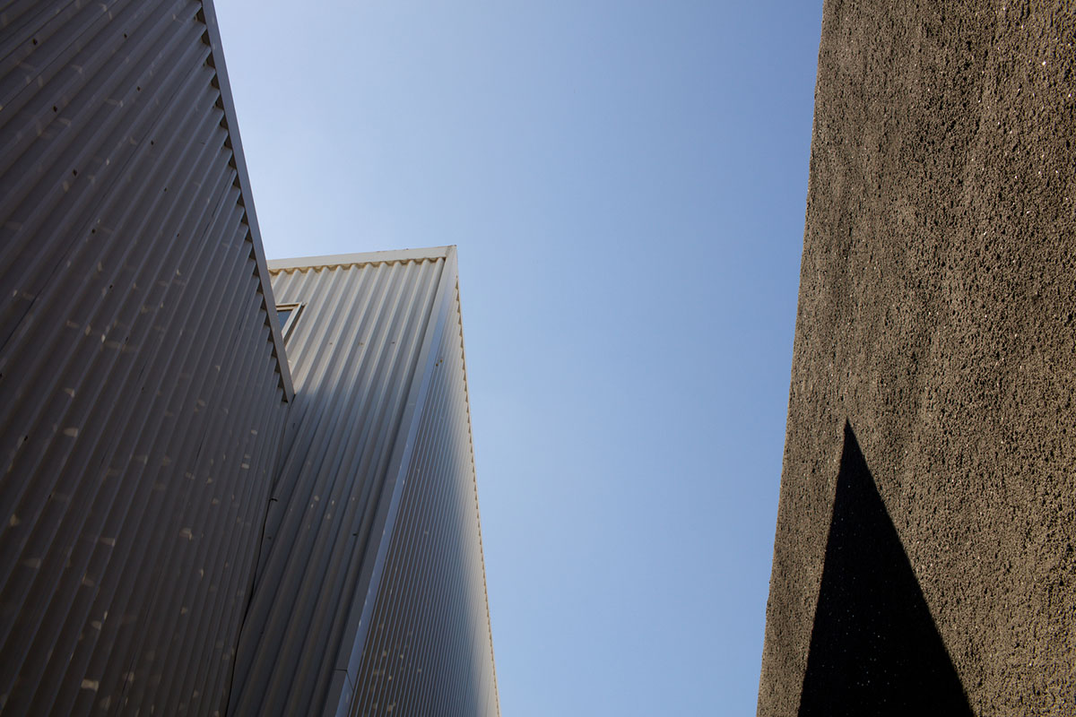 OMA completes its first UAE project Concrete with poly-carbonate cladding and sprayed fa&ccedil;ade