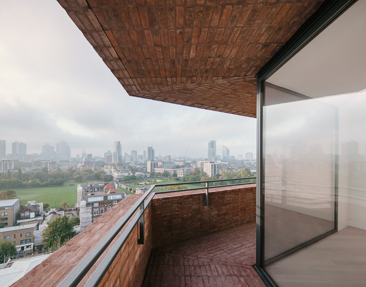 David Chipperfield Architects completes hexagonal residential buildings in east London