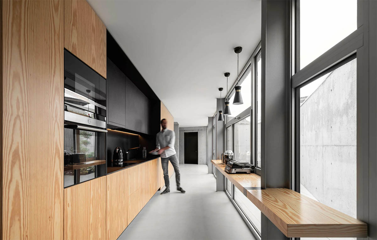 Rem'a Arquitectos built this rotating house according to site parameters in Portugal