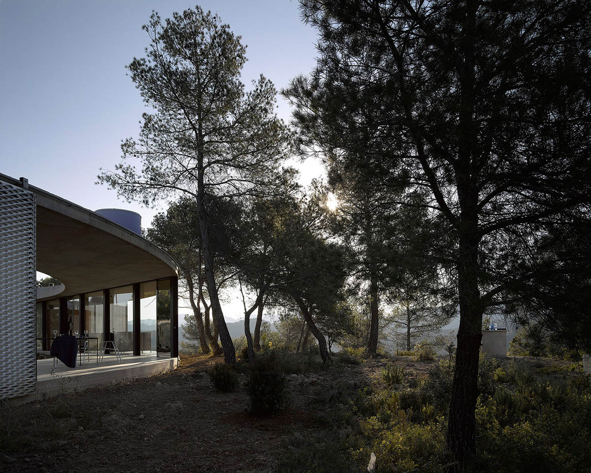 Office KGDVS’ Solo House presents a circular catwalk overlooking wilderness of Matarraña