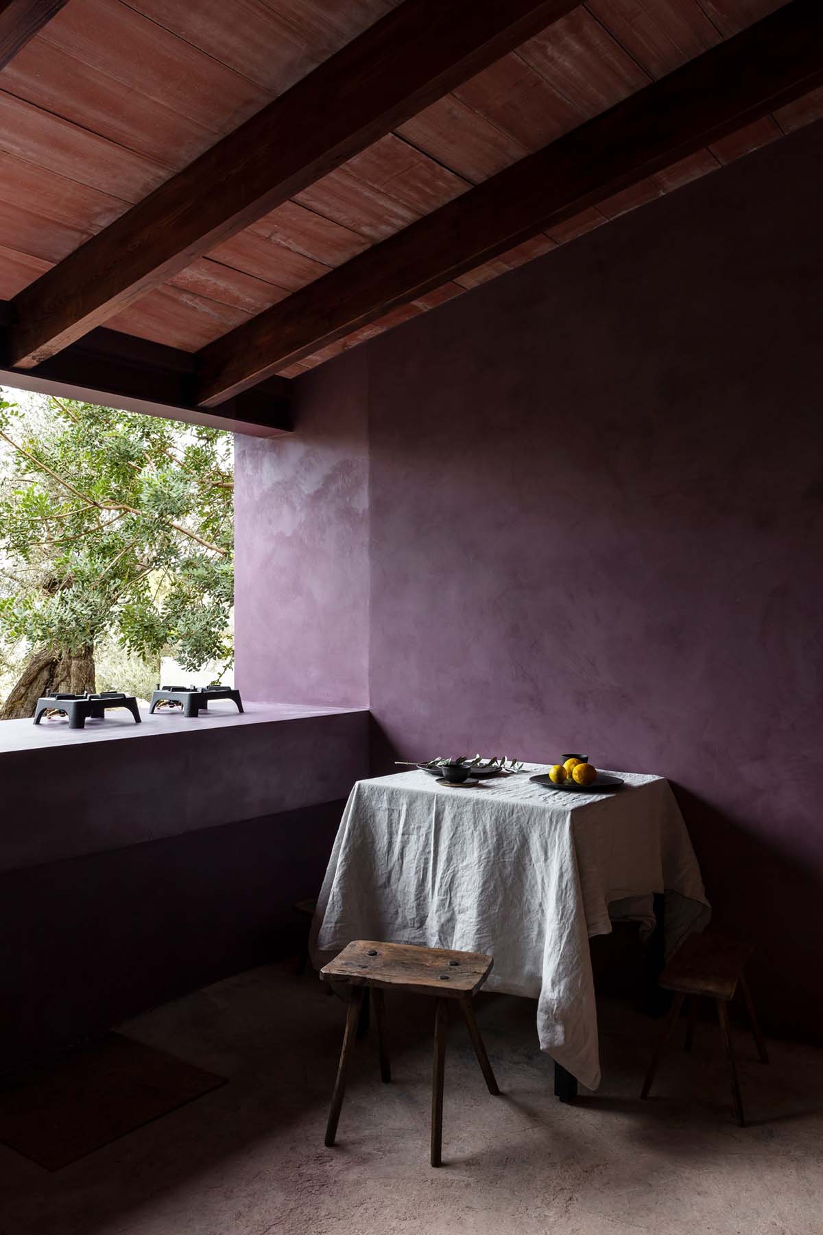 Mar Plus Ask designs a pair of tiny retreats that are washed by pink and purple tones in Mallorca