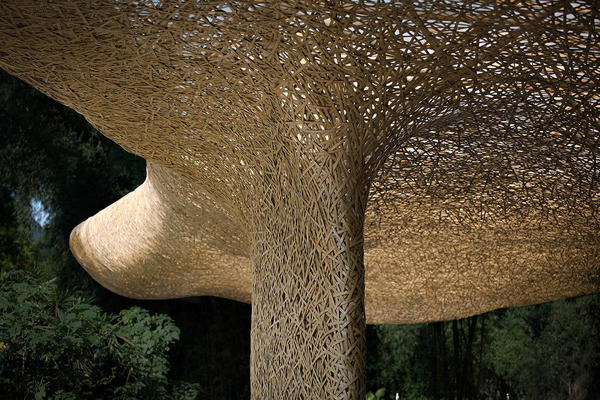 Undulating pavilion by IILab. mimics its surrounding with hand-woven bamboo canopies in Guilin, China