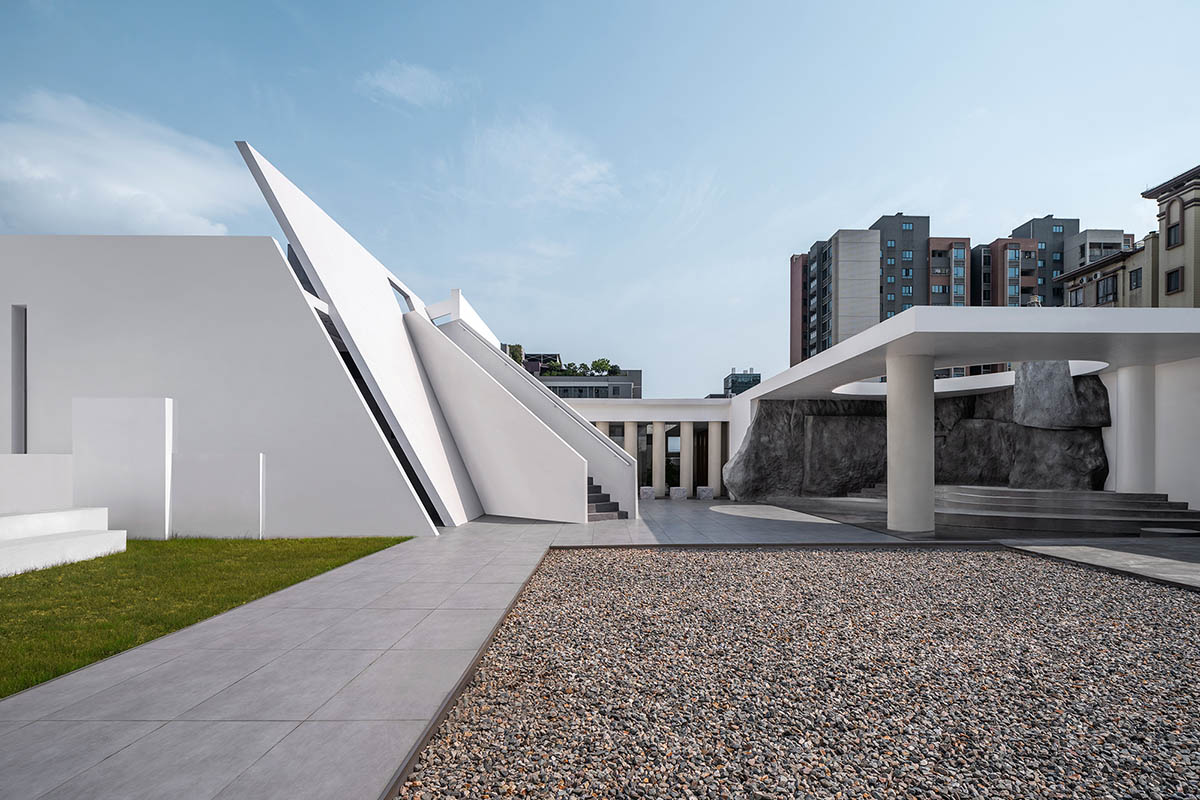 LubanEra Design completes Resoul Photography Base & Concept Store in Zhongshan