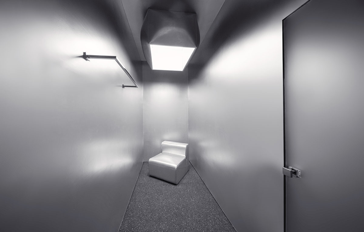 Various Associates integrates giant variable screens to interiors of fashion boutique in Chengdu