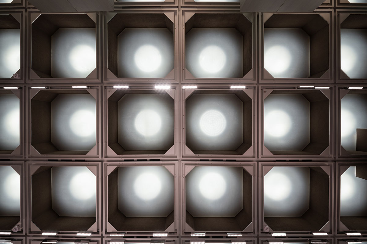 Interiors of boutique feature changeable structural systems generating different catwalk routes