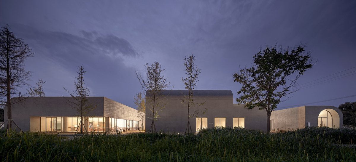 Studio 10 built community center featuring vaulted volumes and smooth corners in Jiaozuo