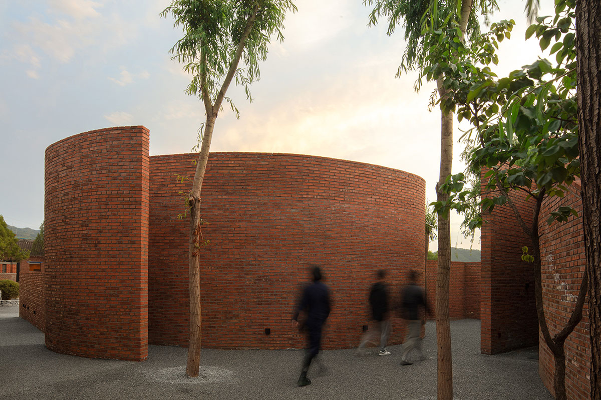 llLab.'s Brickyard Retreat Renovation references to the region's local craft history in Beijing