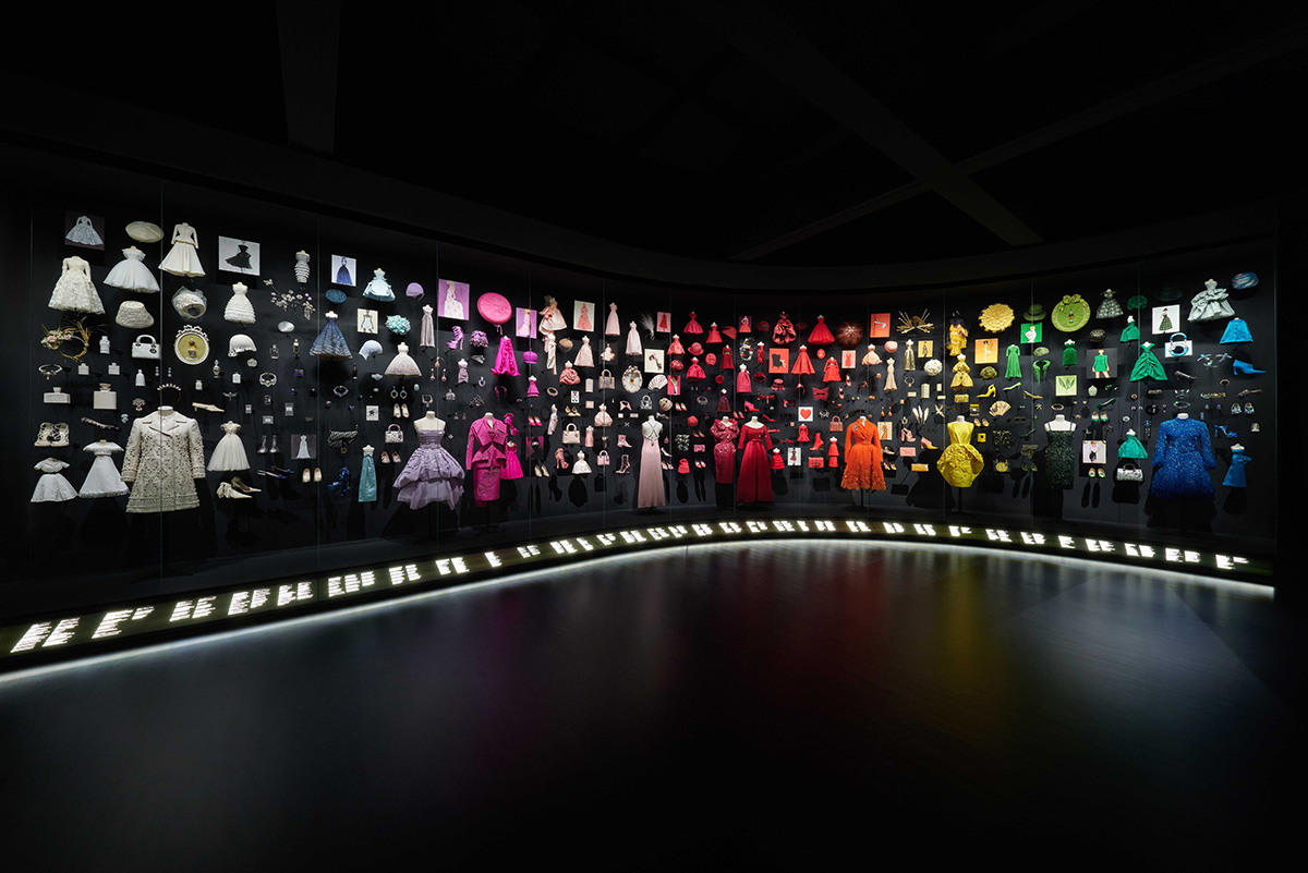 OMA's exhibition design for Dior explores the versatility of craft and material expression at MOT