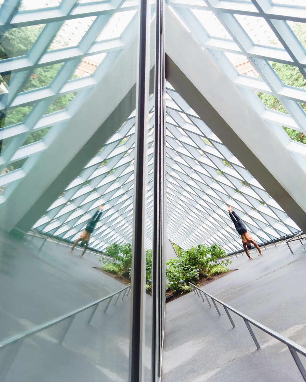 Choreographer Jacob Jonas combines art and dance through architectural backdrops